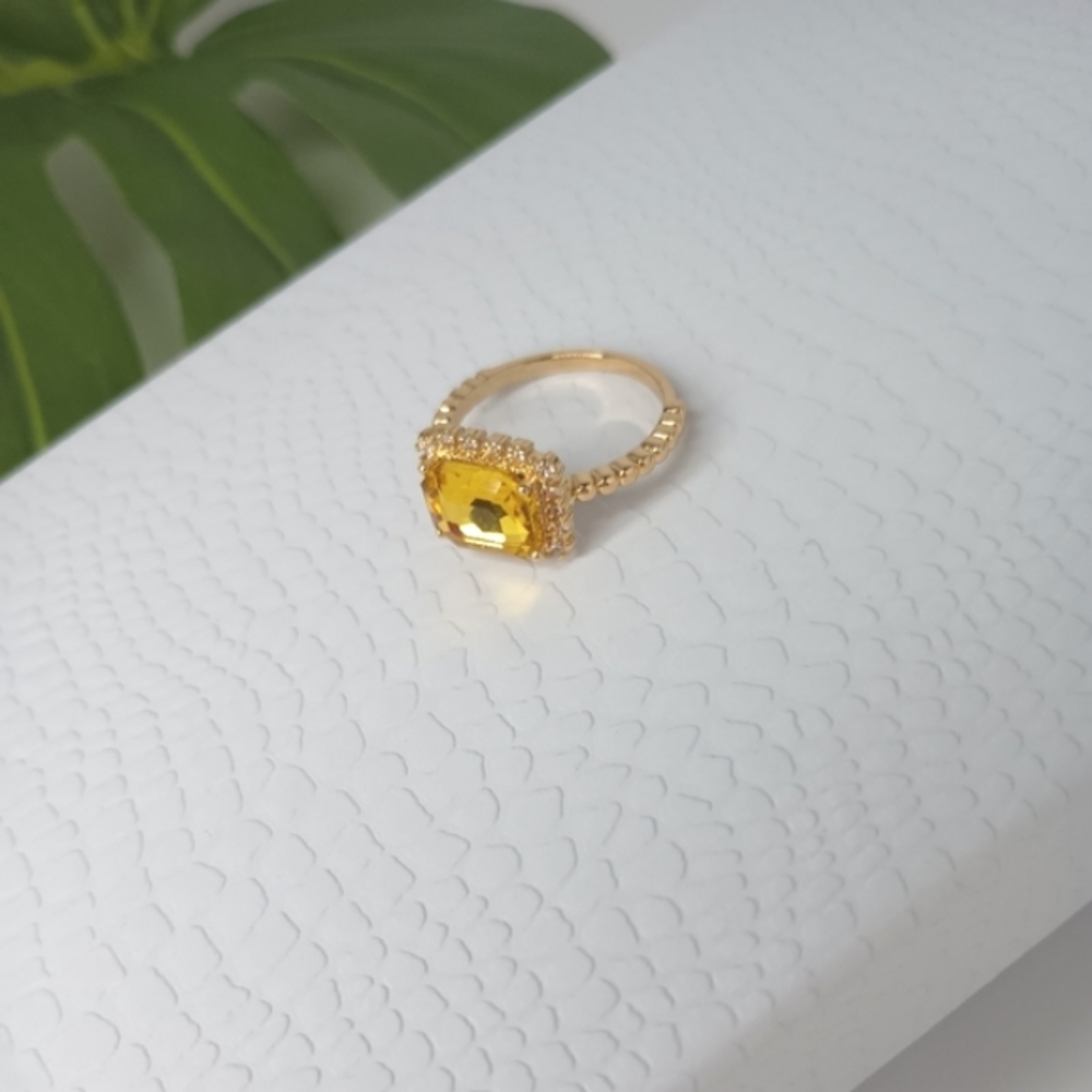Cubic Zirconia + 18k Gold Ring - Size 8